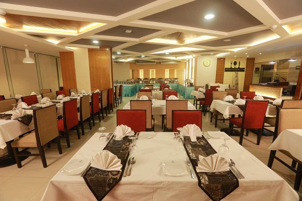 Asia Hotel & Resorts Дакка Ресторан фото